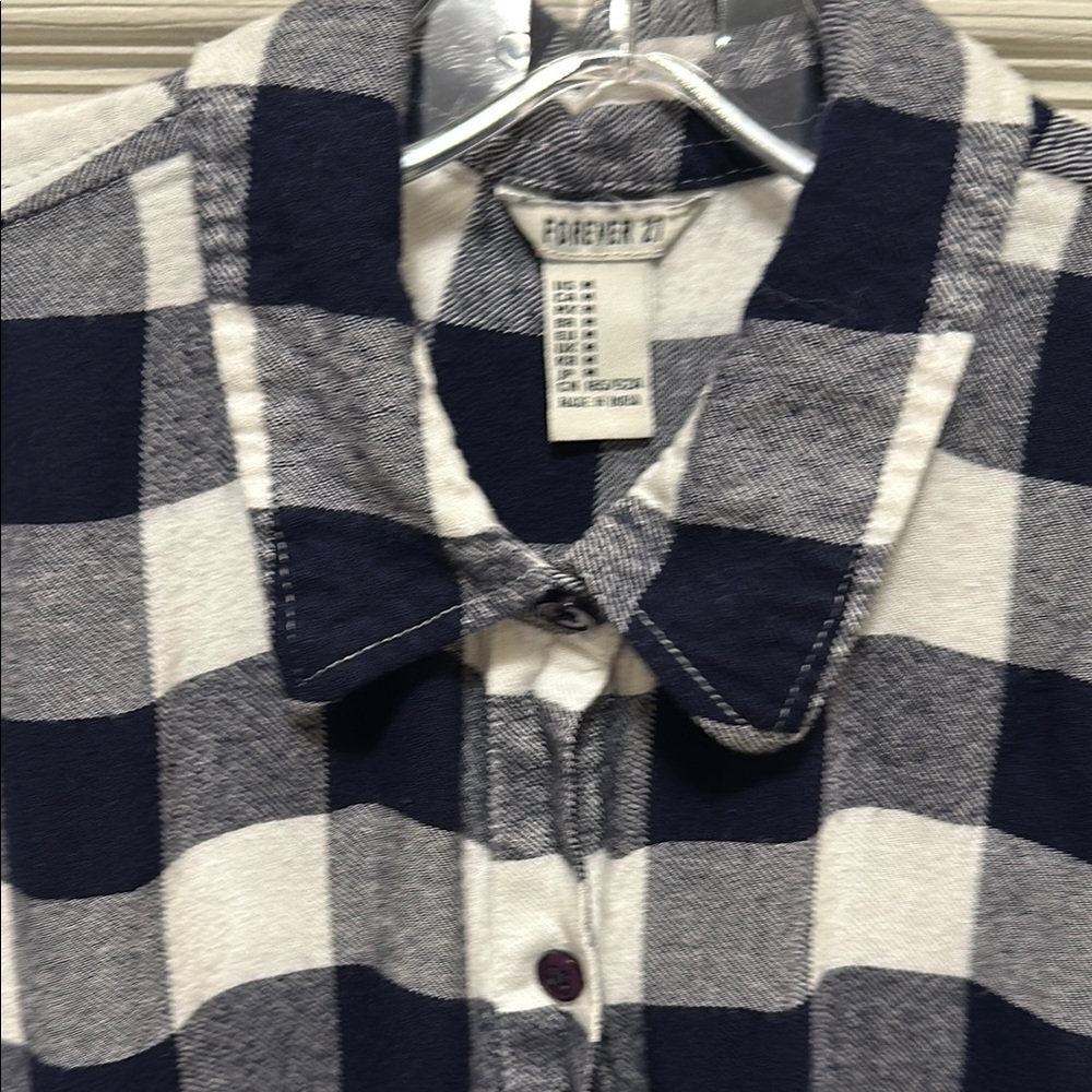 3/$15 FOREVER 21 Navy&White Checkered WOMENS Flannel Shirt Pocket Sz M - Picture 2 of 4